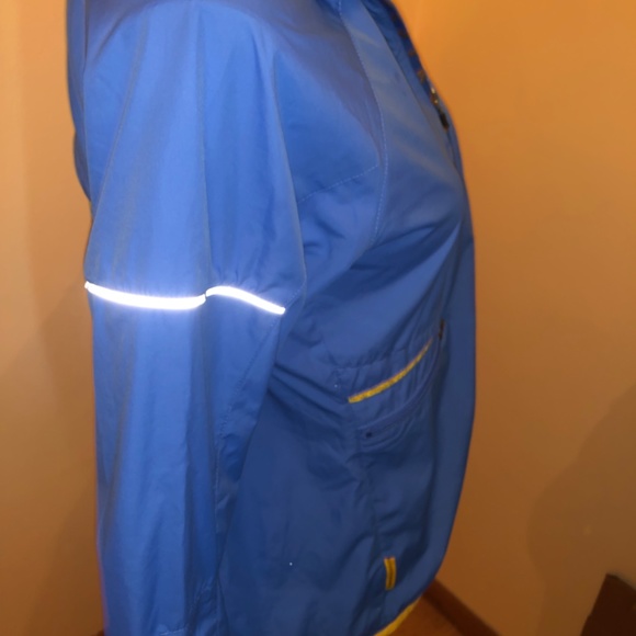 Nike LiveStrong Windbreaker Half Zip Jacket Size Medium - Picture 2 of 3